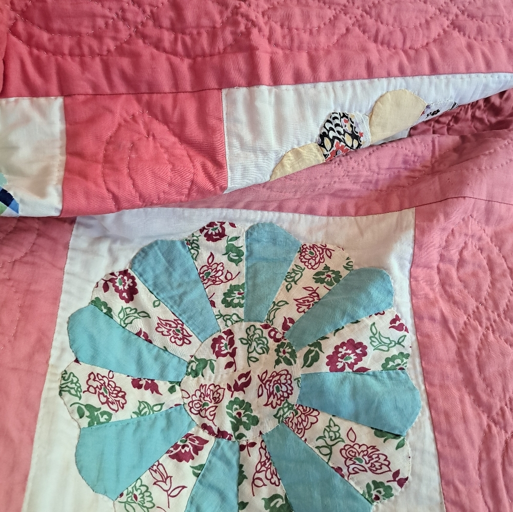 Colorful Patchwork Quilt - Picture 2 of 4